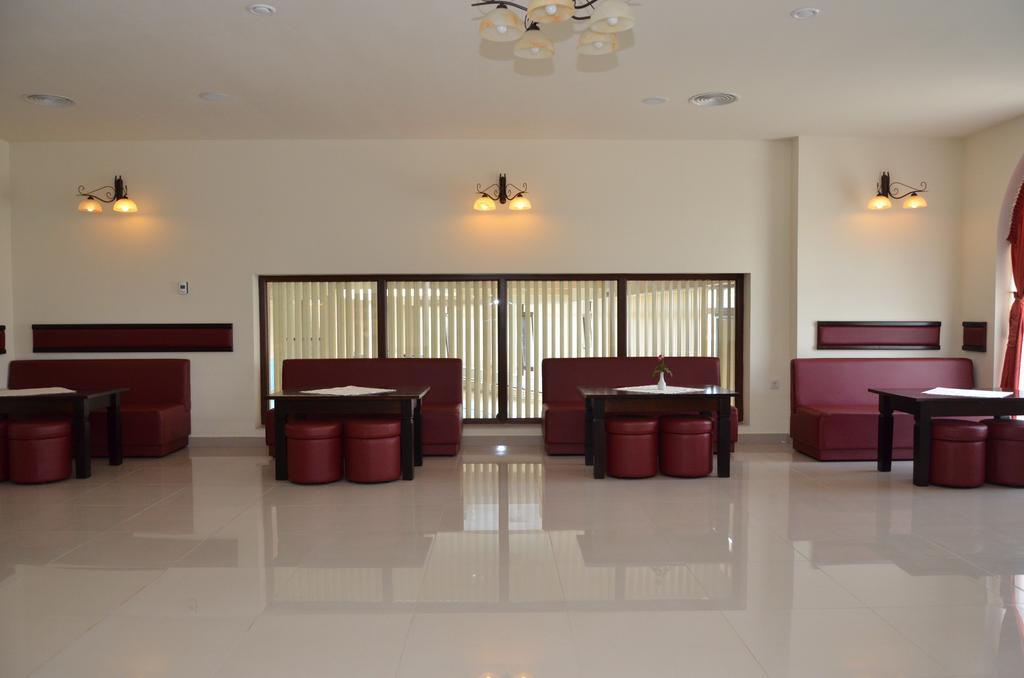 Hotel Restaurant La Conac Botiz Extérieur photo