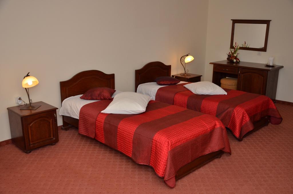 Hotel Restaurant La Conac Botiz Chambre photo